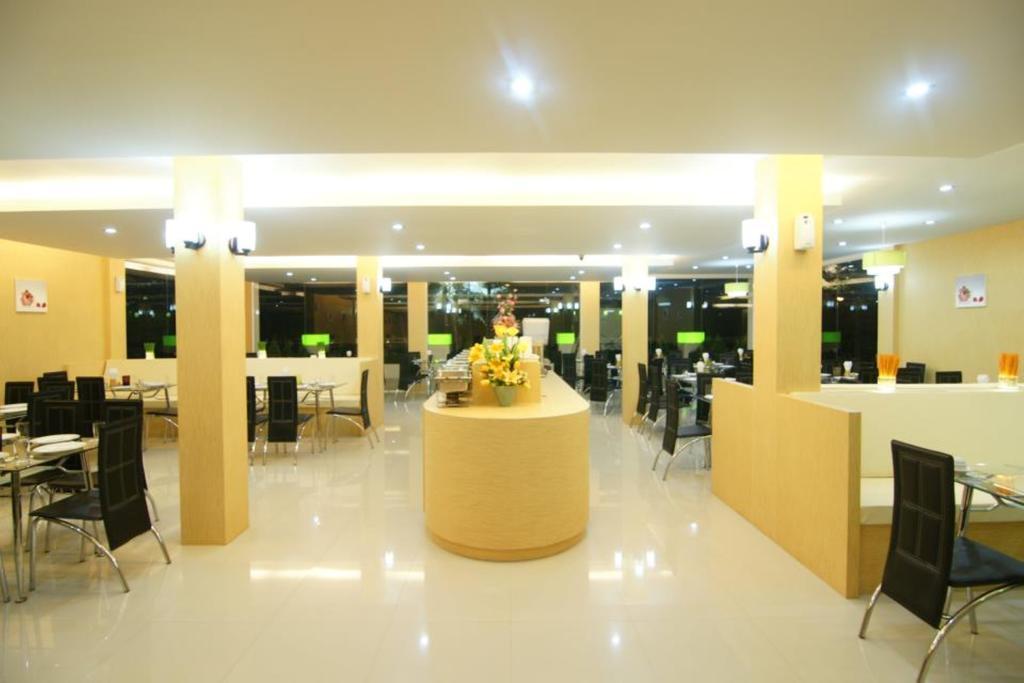 Dragon Beach Resort Jomtien Pattaya Esterno foto
