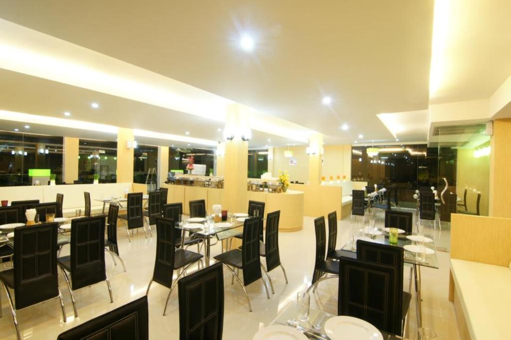 Dragon Beach Resort Jomtien Pattaya Esterno foto
